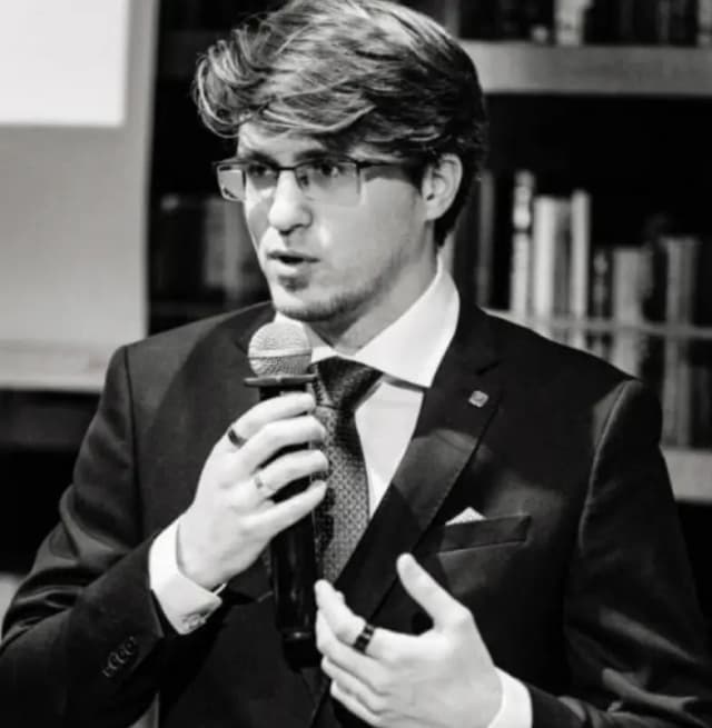 Никита Константинов