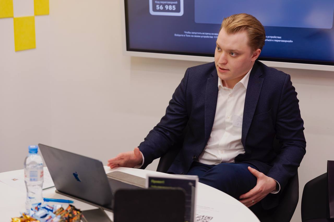 Обложка: 💫 Как мы искали будущих звёзд ИИ на карьерном спиддейтинге 💫